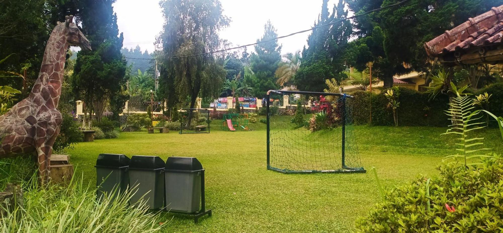 Resort Prima Cisarua Tagalbato Ngoại thất bức ảnh